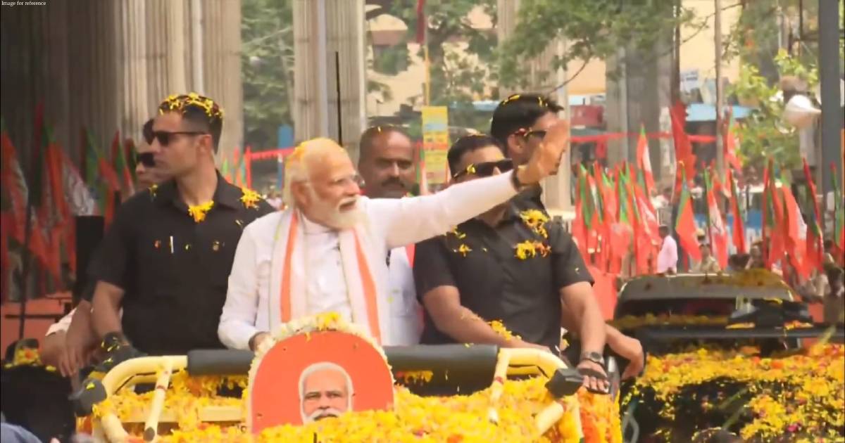 PM Modi begins mega Sunday roadshow in Bengaluru